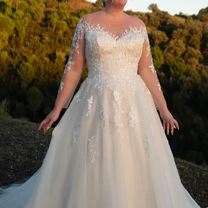Elegant Plus Size A-Line Wedding Dress O-neck Long Sleeve Applique Flooe Length Bridal Gown vestidos de novia Customized