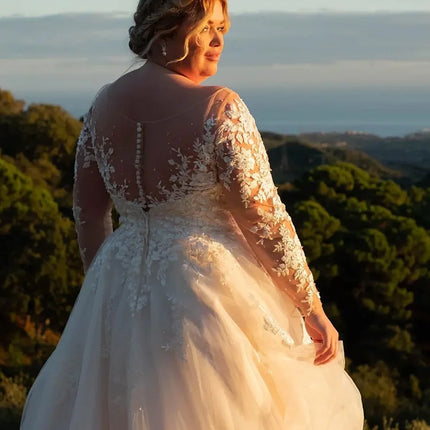 Elegant Plus Size A-Line Wedding Dress O-neck Long Sleeve Applique Flooe Length Bridal Gown vestidos de novia Customized