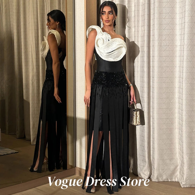Abendkleid aus Satin in Kontrastfarben, exquisite One-Shoulder-Heimkehrkleider, zarte Perlenstickerei, festliche Anlasskleider
