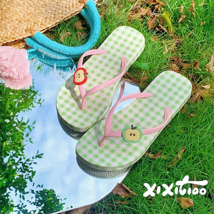 XIXITIAO Cute Flat Flip-Flops For Summer Beach Vacations Women's Color-Blocked Plaid Red Apple Flip-Flops Home Bathroom Slippers