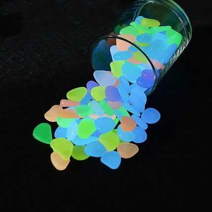 100Pcs Glow in The Dark Garden Pebbles for Sidewalk Garden Terrace Lawn Garden Patio Fish Tank Aquarium Decoration Glow Stone