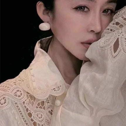 Limiguyue Spring Autumn White Hollow Out Shirt Women Floral Embroidery Blouses French Turn Down Collar Single Breast Tops T097