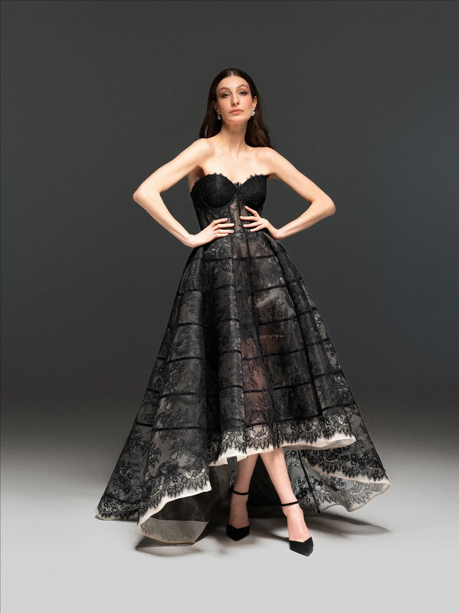 Maßgeschneidertes Abendkleid 2025 Wunderschönes schwarzes Spitzen-Ballkleid Damen Hochzeit Elegantes Partykleid Ärmelloses Ballkleid