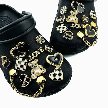 22PCS Luxury Shoe Charms Set Accessories for Clogs Shoe Buckle Heart Shaped Diamond Bear Letter Gold Chain DIY Shoes Decoration