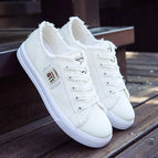 WHITE / 35