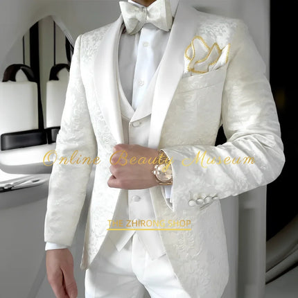 Classy Men's White Jacquard Suit 3pcs Jacket Vest Pants Set Shawl Lapel Elegant Attire for Wedding Cocktail Business Ball Party