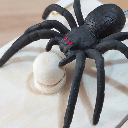 Spider Prank Box Pop Out Rubber Spider Handmade Wood Scare Box Party Game Surprise Joke Funny Trick Toy for Kids Halloween Gift