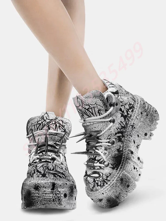 Thick Sole Metal Rivet Graffiti Boots 2024 New Round Fashion 35-45 Lace-Up Dad Shoes Street Punk Rock Street Sports Casual Pumps