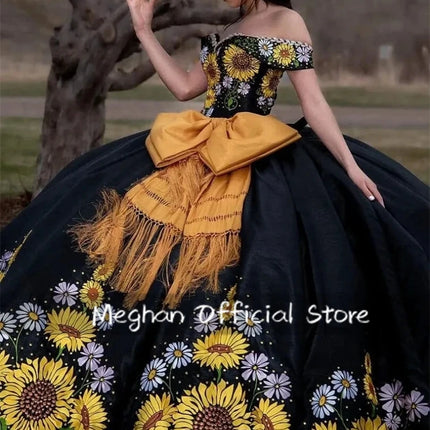 Mexico Black Off The Shoulder Bow Quinceanera Dresses Bead Embroidery 2024 Birthday Luxury Dress Feather Formal Gown Customized