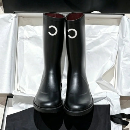 26SS Fashion High-Top Boots, 2026 New Rain Boots, Retro Fashion Design Mid-Calf, Anti-Slip Round-Tip Style, Knight Style Knee-Length Black Long Boots, Double-C Logo Design Women's Boots, Form-fitting Ankle Boots. High-end Bra