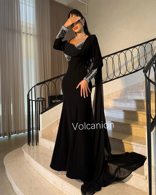 Maßgeschneiderte elegante Jersey-Kleider mit Drapierung und Pailletten, gerade, schulterfrei, Midilänge, für besondere Anlässe, hohe Qualität