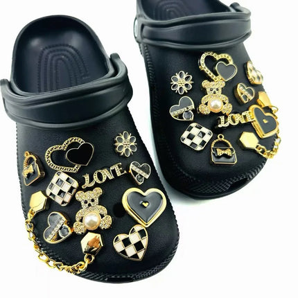 22PCS Luxury Shoe Charms Set Accessories for Clogs Shoe Buckle Heart Shaped Diamond Bear Letter Gold Chain DIY Shoes Decoration