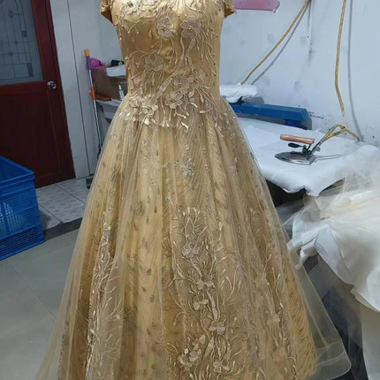 Classical Off The Shoulder Vestidos De Quinceaneras Lace Flower Beading Puffy Prom Dress Elegant Long Suknia Balowa Customized