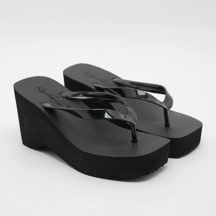 Thick Soled Flip Flops for Women 2026 New Summer Square Toe Fashionable Outer Wear Height Increasing Anti Slip Clip on Slippers