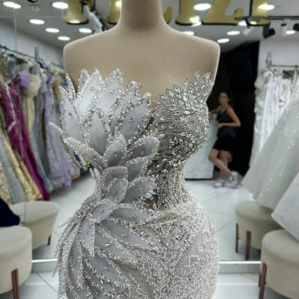 Gorgeous Ivory White Arabic Evening Dress Customized Sparkle Crystals 3D Leaves Mermaid Wedding Engagement Gowns Party Dresses