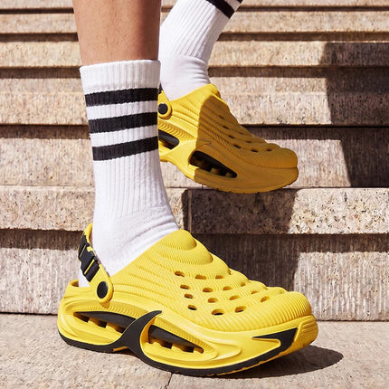Outdoor Beach Thick Bottom Sandals Men 2026 Summer Eva Soft Sole Platform Clogs Men Comfortable Non Slip Sport Sandals Couple