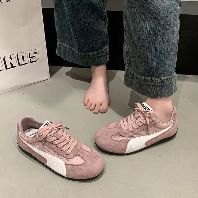 Women's Flat Casual Sports Shoes 2025 Comfortable Non Slip Outdoor Casual Shoes Mesh Breathable Soft Sole Retro Female Sneakers