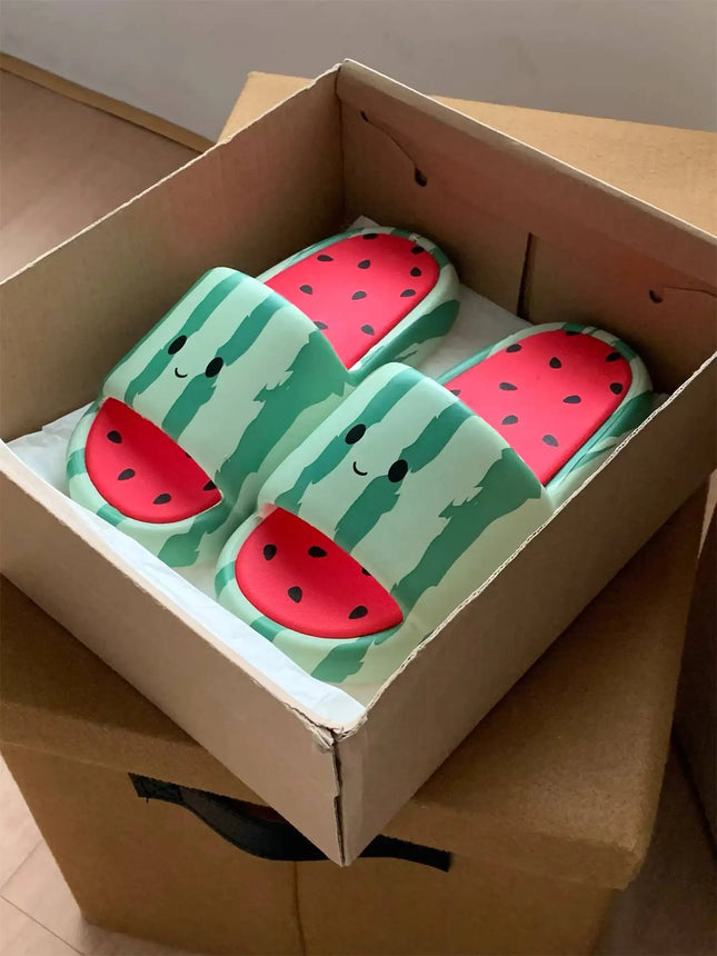 Wassermelonen-Hausschuhe Damen 2026 Frühling Sommer Süße Cartoon-Sandalen Weiche EVA Dicke Sohle Rutschfeste Indoor Outdoor Dusch-Pantoletten