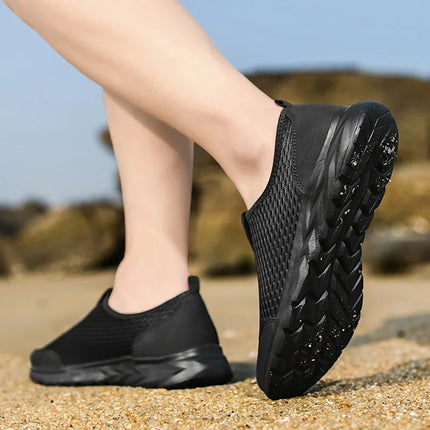 Men Loafers Light Walking Breathable Summer Comfortable Women Casual Shoes Men Sneakers Couple Shoes Plus Size