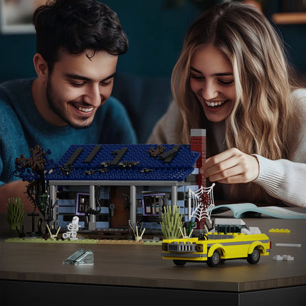 Evil Dead Horror House Building Block Set with LED Light,Haunted House Hut Model Toys Boys and Girls Halloween Gifts(639 Pcs)