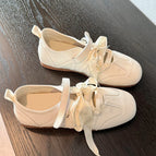 WHITE / 40