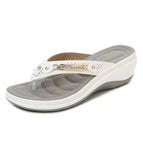 WHITE / 39
