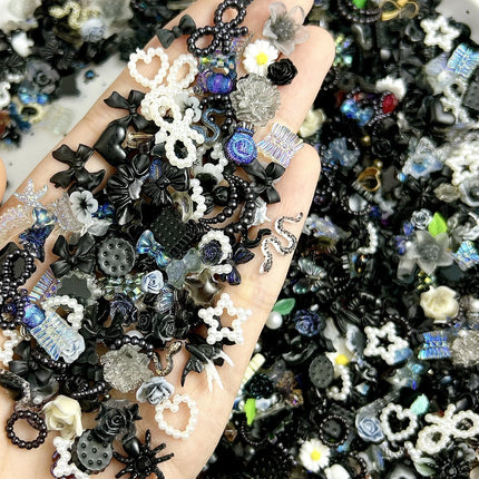100Pcs/Bag Cute Bow Flower Star Heart Nail Charms Randomly Mixed Sweet Hollow Pearl Heart Nail Art Decorations Accessories