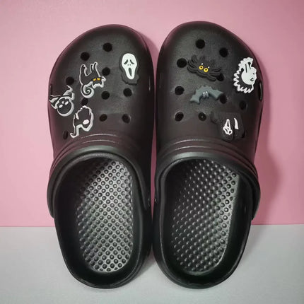 Woman Slippers With Halloween Charms Sandals Women Flip Flops Designer Shoes White Black Clogs Beach Comfortable Platform Mules
