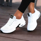 WHITE / 42