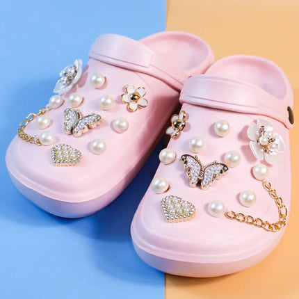 Women Summer DIY Clogs Fashion Bear Pearl Decor Beach Slides Cave Hole Garden Shoes Casual Flats Female (Independently Packaged)