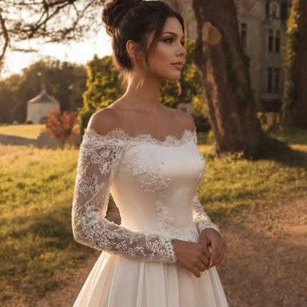 Customized Luxury  Long Sleeve A Line Wedding Dress For Girls Sleeveless Appliques Lace Bridal Gown Corset Vestido de novia