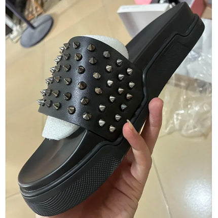 Men Metal Rivets Decoration Slippers Platform Sandals Outdoor Slipper Ladies Flip Flops Garden Shoe Fashion Slipper High Quality