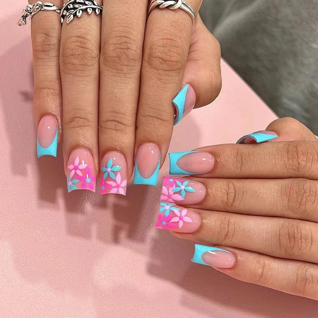 24 uñas postizas francesas azules con diseño de flores, puntas de uñas postizas cortas cuadradas, juego de uñas postizas sencillas reutilizables terminado