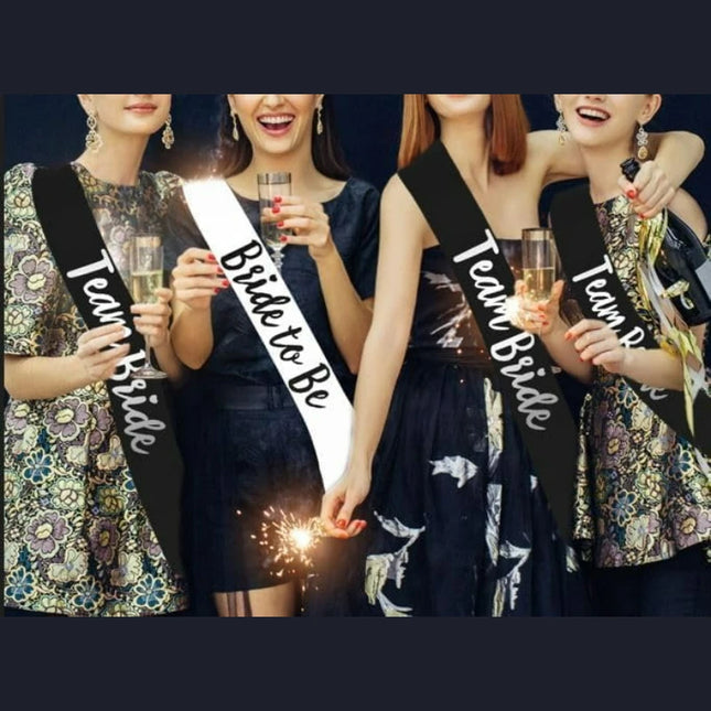 7-teiliges Set Team Braut Satinschleifen – Raffinierte & lustige Partygeschenke für Junggesellinnenabschied, Brautparty