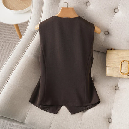Single-Breasted Short V Neck Sleeveless Suit Vest for Women in Spring and Autumn Fashionable Workplace Elegant Slimming Look Wome
