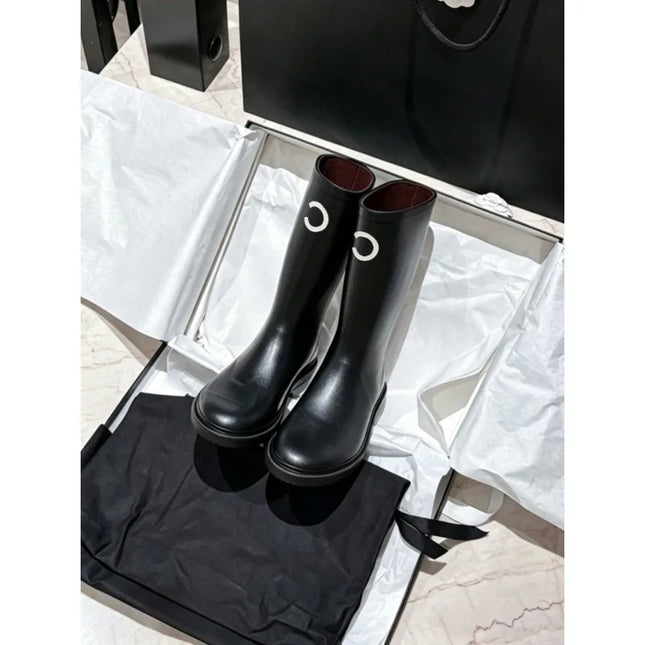 26SS Fashion High-Top Boots, 2026 New Rain Boots, Retro Fashion Design Mid-Calf, Anti-Slip Round-Tip Style, Knight Style Knee-Length Black Long Boots, Double-C Logo Design Women's Boots, Form-fitting Ankle Boots. High-end Bra