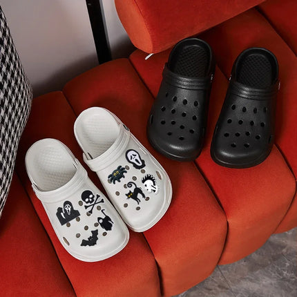 Woman Slippers With Halloween Charms Sandals Women Flip Flops Designer Shoes White Black Clogs Beach Comfortable Platform Mules