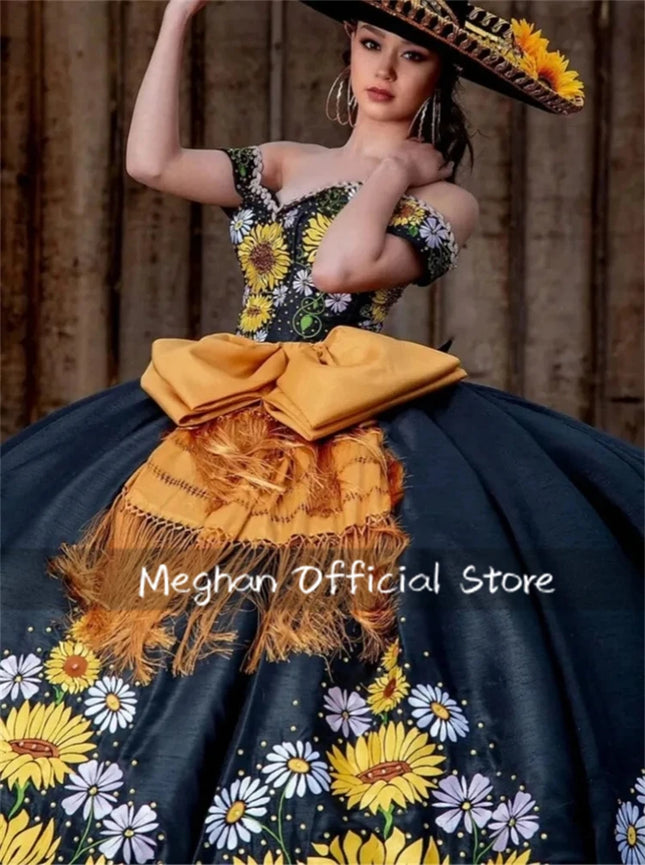 Mexiko Schwarz Off-Shoulder Schleife Quinceanera Kleider Perlenstickerei 2024 Geburtstag Luxus Kleid Feder Formelle Robe Maßgefertigt