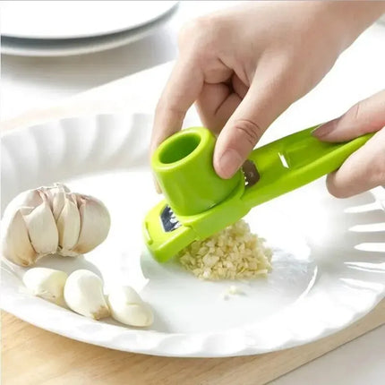 1 Pack Mini Garlic Grinder Creative Garlic Press Kitchen Garlic Mash Manual Garlic Mashing Green Kitchen Gadgets - product im