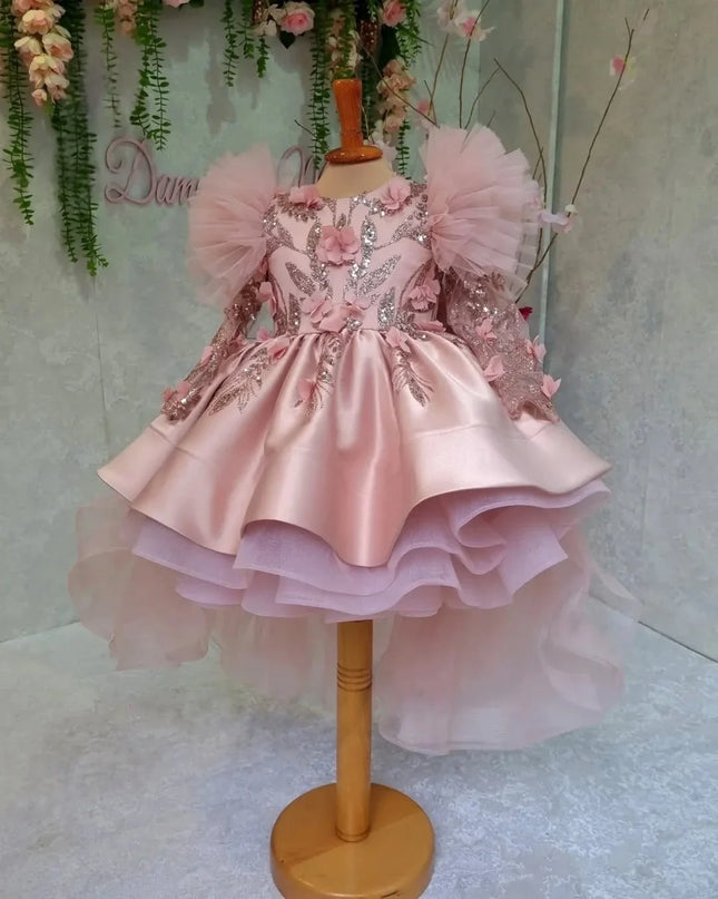 Maßgeschneidertes Blumenmädchenkleid Hochzeitskleid Erstes Weihnachtskleid Puffärmel Glitzer Blumenapplikation High-Low-Kleid für Mädchen