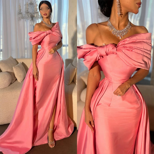 Maßgeschneidertes Luxus-Abendkleid mit Bootsausschnitt, schlichtes Satin-Meerjungfrauen-Ballkleid, modernes Kapellenschleppen-Kleid für besondere Anlässe