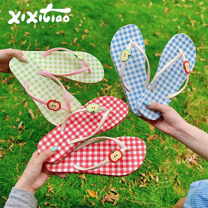 XIXITIAO Cute Flat Flip-Flops For Summer Beach Vacations Women's Color-Blocked Plaid Red Apple Flip-Flops Home Bathroom Slippers