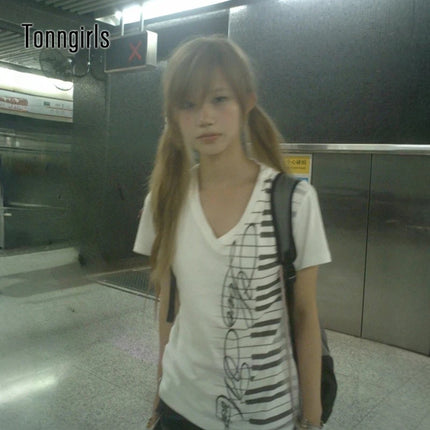 Tonngirls Y2k Aesthetic T Shrit Women V Neck Print Graphic Tops Japanese 2000s Vintage Tee Tops E-girls American Retro Tshirts