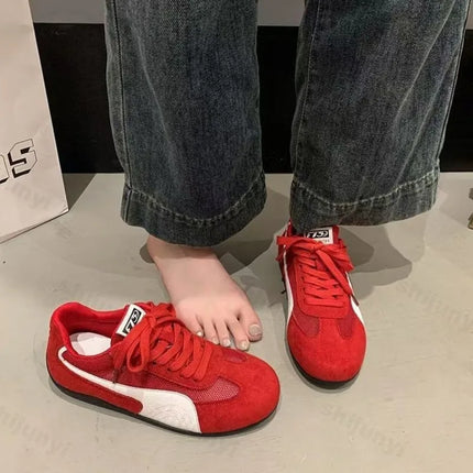 Women's Flat Casual Sports Shoes 2025 Comfortable Non Slip Outdoor Casual Shoes Mesh Breathable Soft Sole Retro Female Sneakers