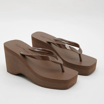 Thick Soled Flip Flops for Women 2026 New Summer Square Toe Fashionable Outer Wear Height Increasing Anti Slip Clip on Slippers