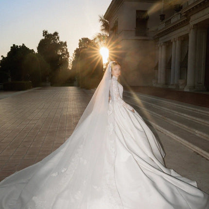Customized Palace Retro Style Satin Wedding Dress with High Neck Long Sleeve Lace Skirt and Large Skirt Vestido De Novia