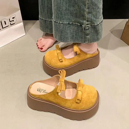 Women's platform slippers with bow and closed toe, perfect for spring and summer 2025, versatile for petite women.