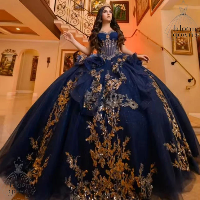 Schulterfreies, perlenbesetztes, goldenes Applikations-Spitzen-Tüll-Korsett, Sweet 16 Kleid, Ballkleid, Vestidos, Marineblau, glänzendes Prinzessin Quinceanera-Kleid