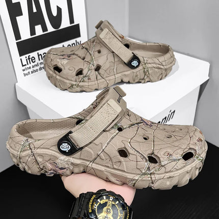 New Summer Men's Sandals New Home Garden Shoes Comfortable and Lightweight Men Slippers Non-Slip Soft