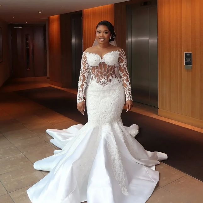 Luxuriöses weißes Meerjungfrauen-Brautkleid Spitze Applikation Perlen Sexy V-Ausschnitt Brautkleid Afrikanische Frauen Transparente Ärmel Bankettkleid